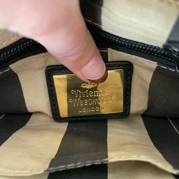 ❌SOLD❌Vivienne Westwood Orb Logo Crossbody Bag Black Leather - Picture 10 of 13
